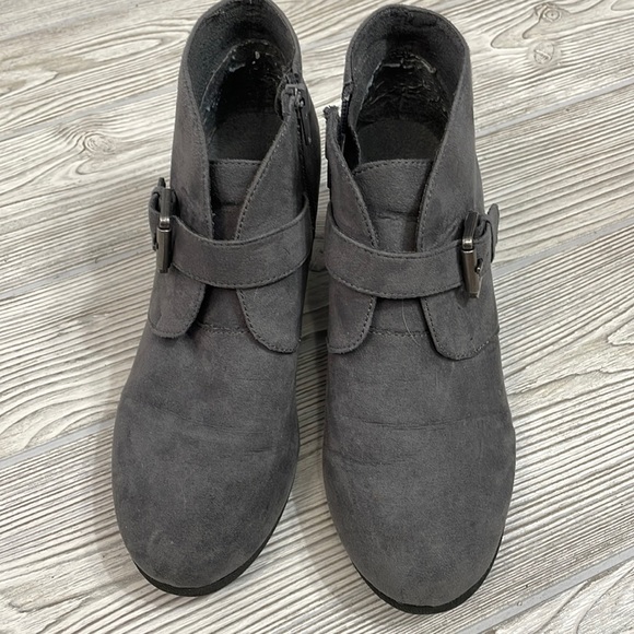 Maurices Dakotah Wedge Boots - Picture 2 of 8